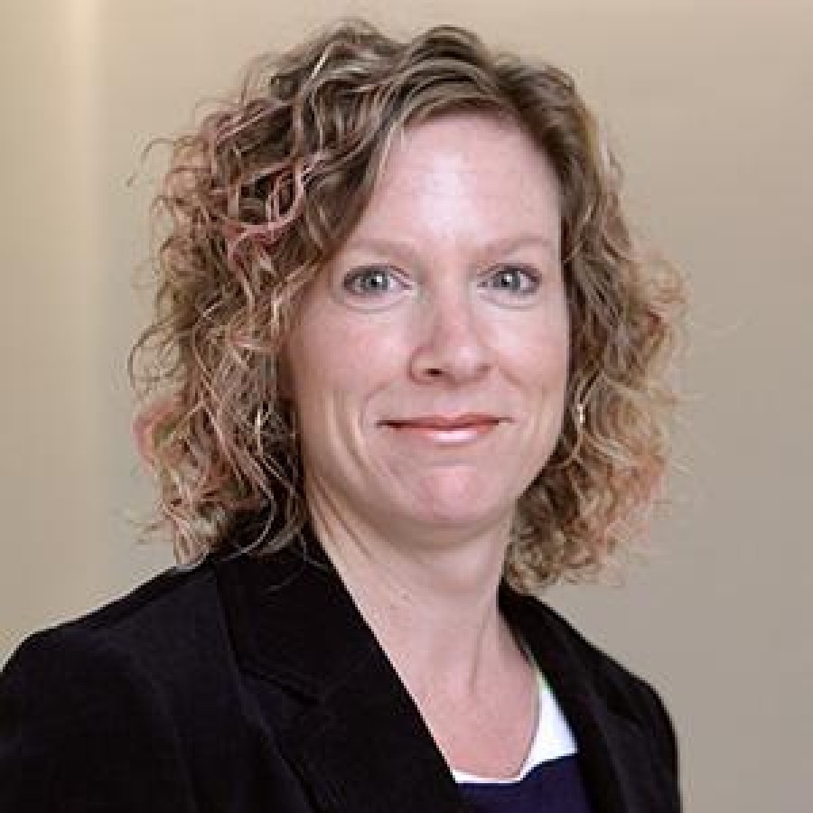 Headshot of Leah Rogers