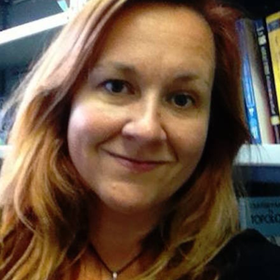 Headshot of a woman 