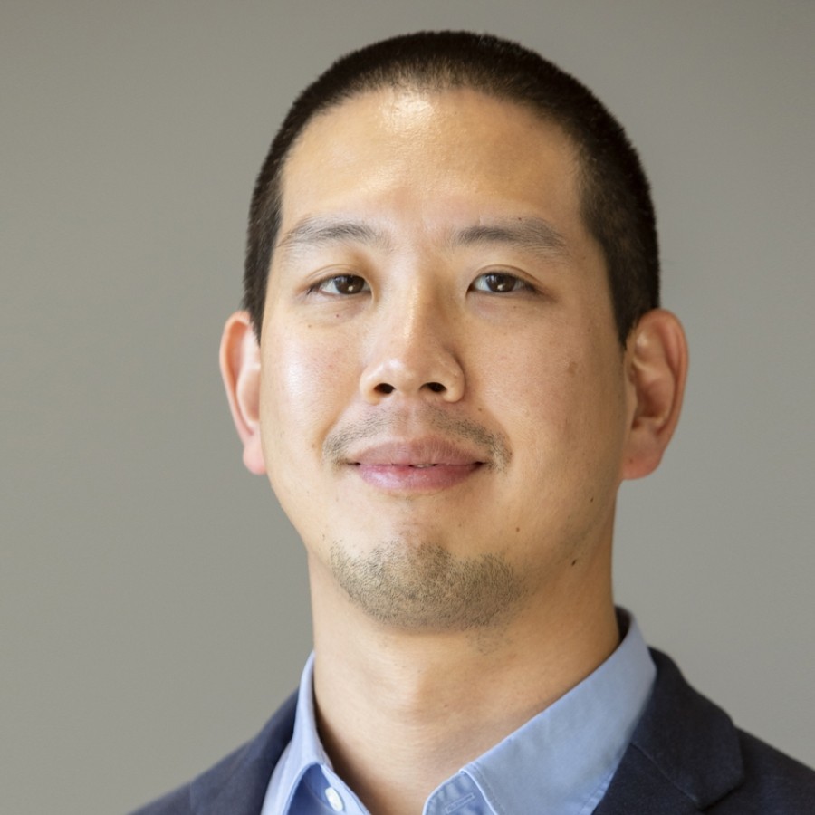 Derrick Lee headshot