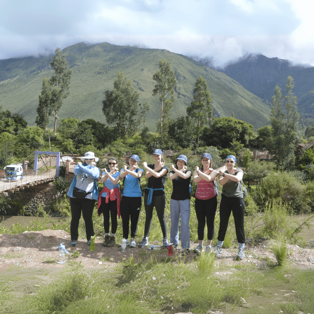 Service Learning students in Peru