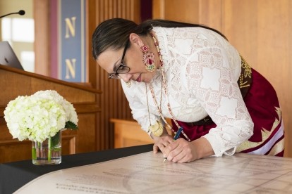 signing